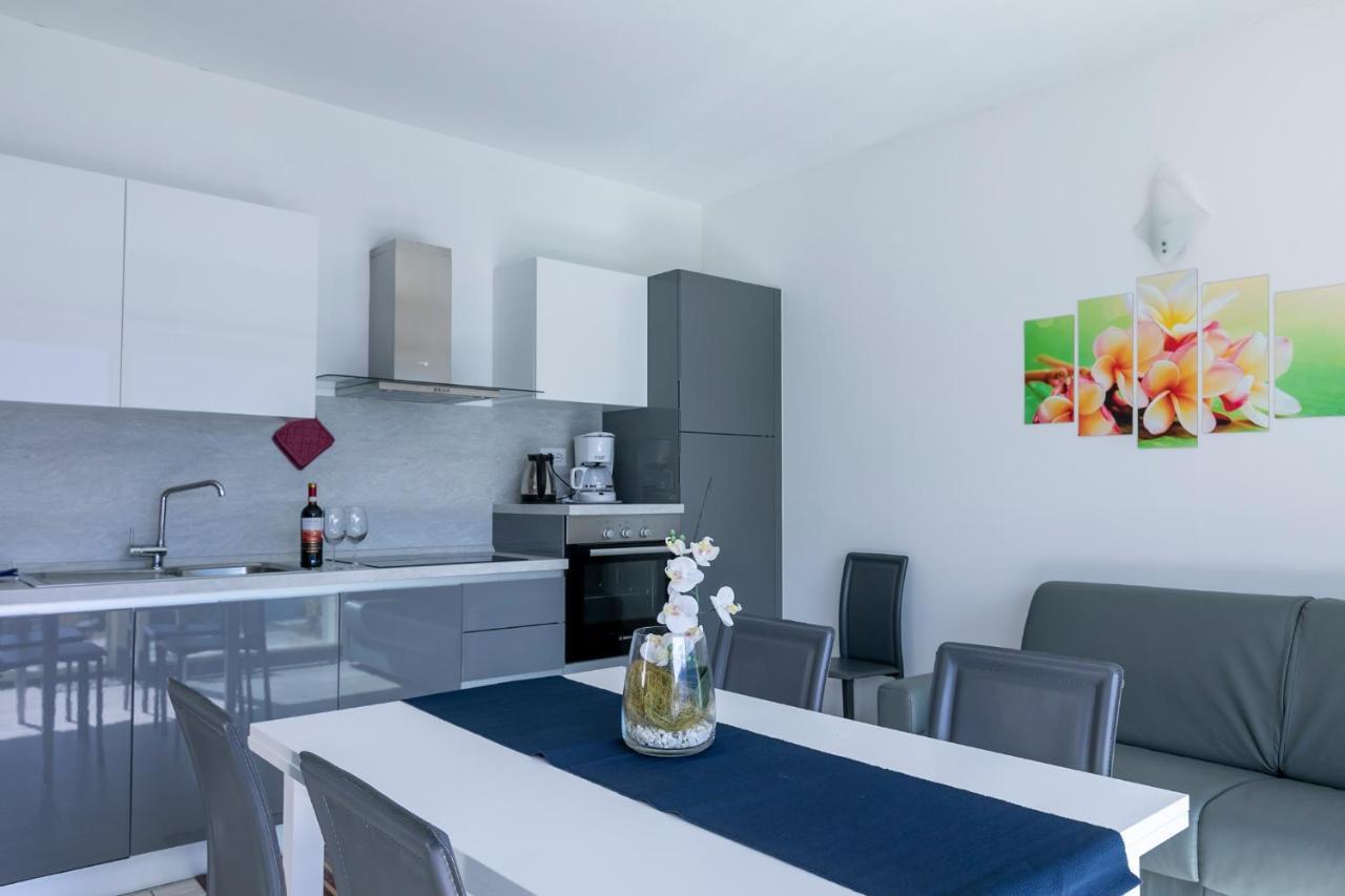 La Collinetta Apartments Vercana Exterior photo